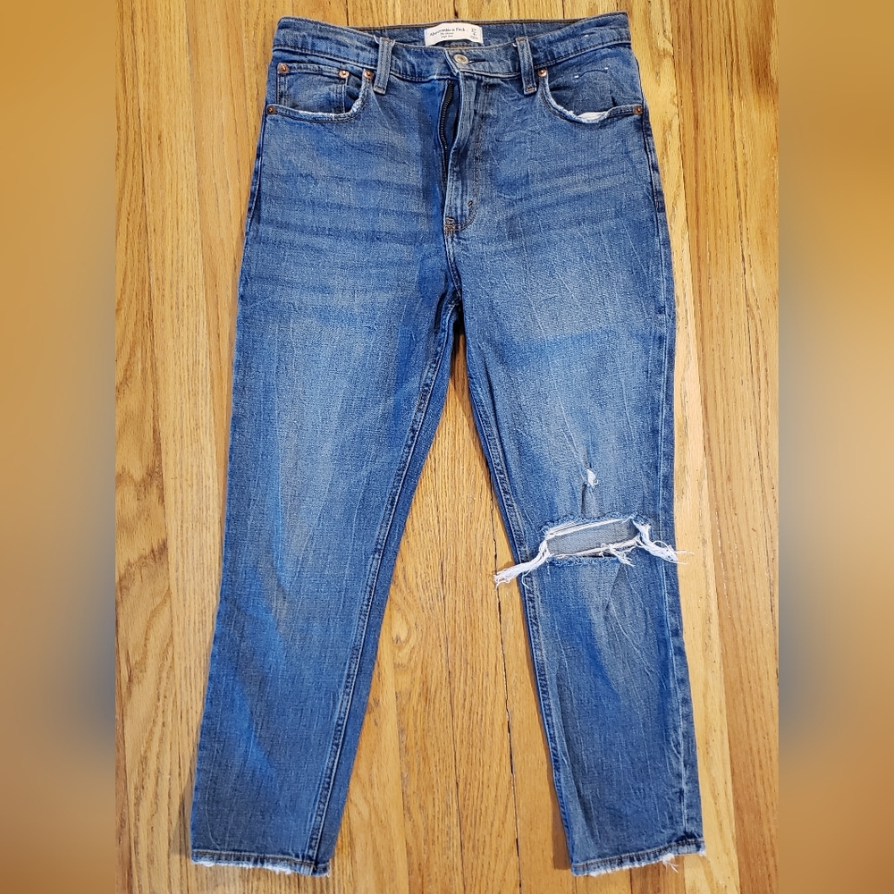 Abercrombie & Fitch The Skinny High Rise Medium Wash Distressed Jeans, Size 4S